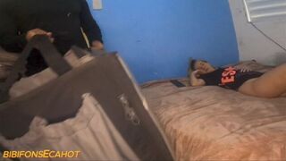 Entregador veio me comer e acabou comigo - porn video